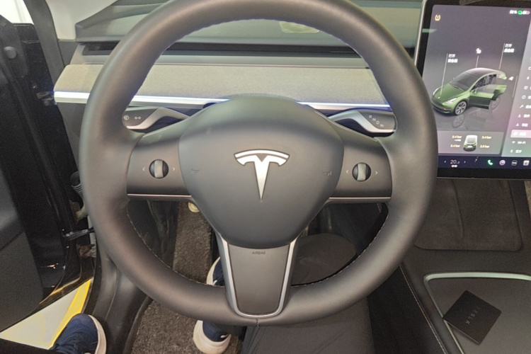 Tesla Model Y 2024 #11 Tesla Model Y 2024 car image #11