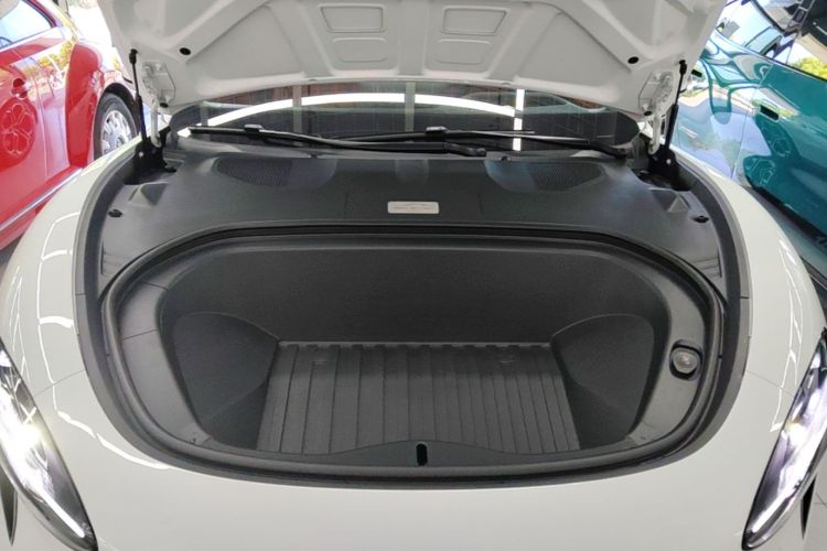 MI SU7 2025 immagine di auto #22