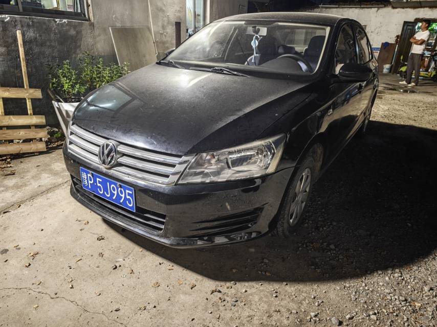Volkswagen Santana 2013 car image 