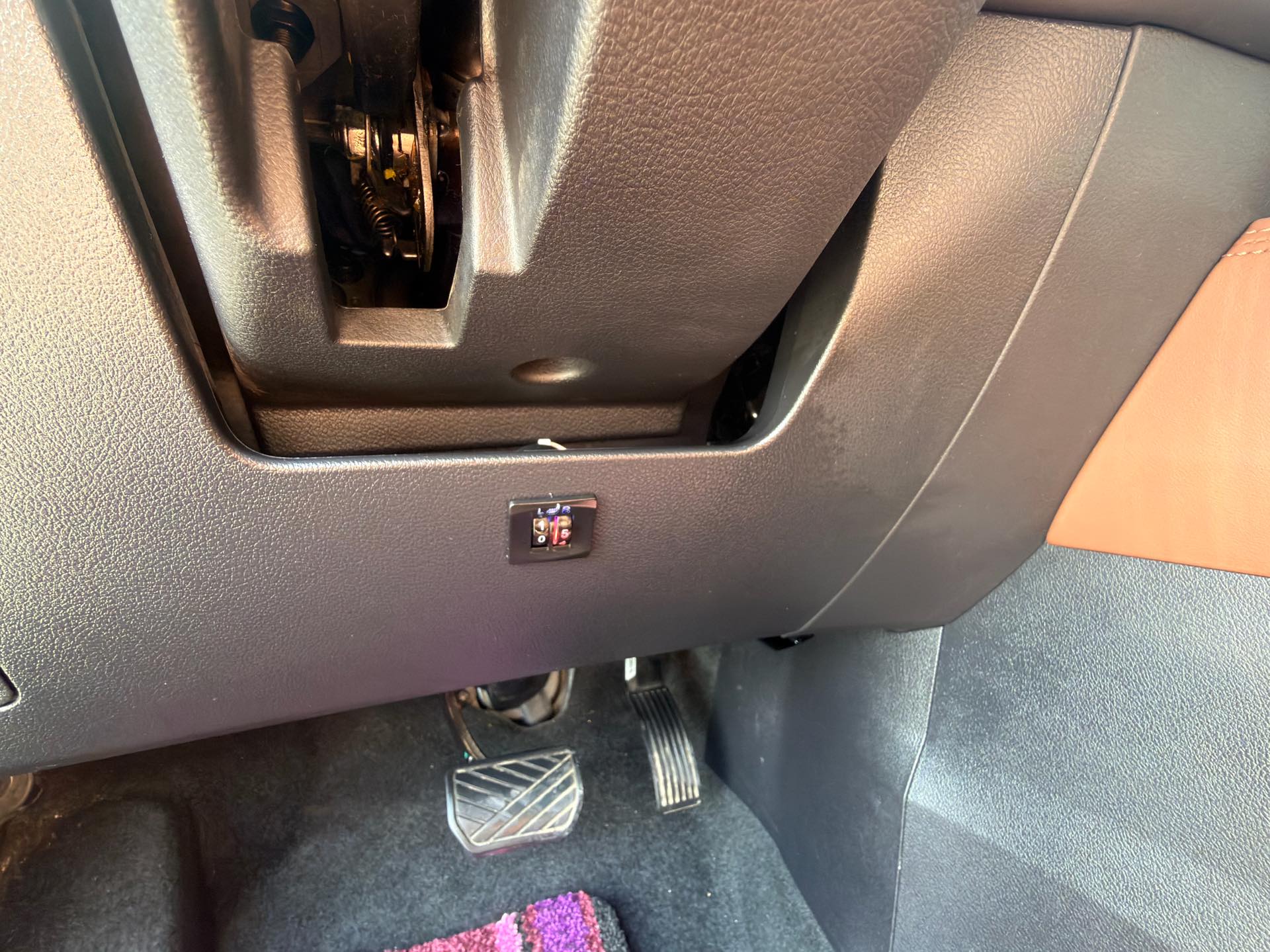 GEELY Vision X6 2023 car image #15