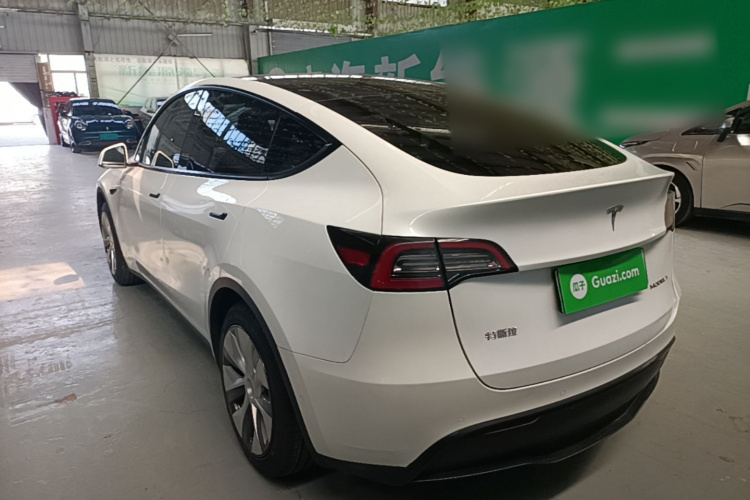 Tesla Model Y 2022 car image #7