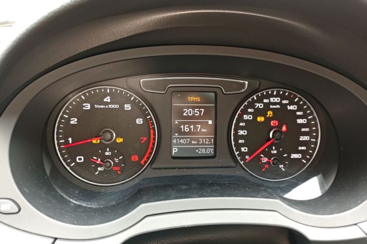 Audi Q3 2017 #12 Audi Q3 2017 car image #12