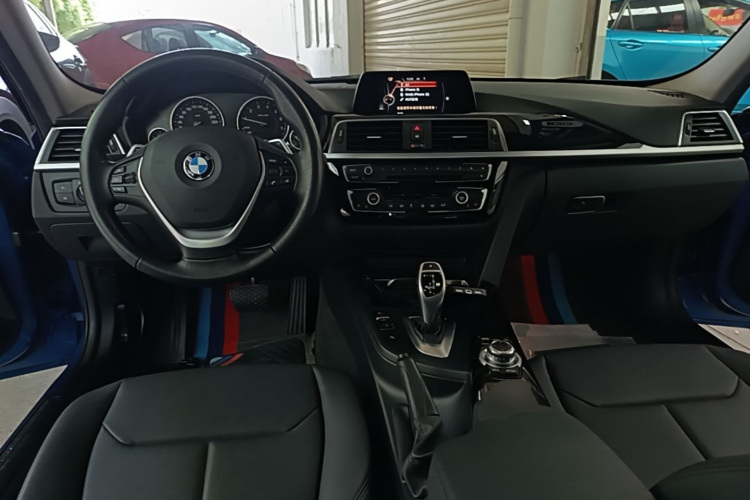 BMW 3 Series 2017 car image #10