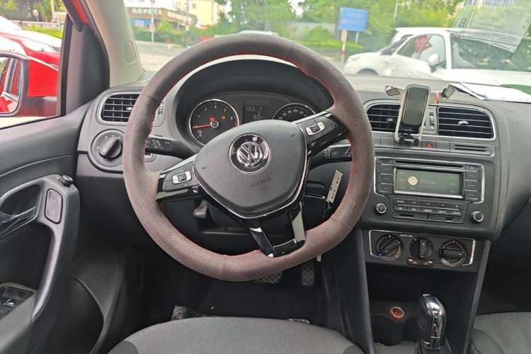Volkswagen Polo 2017 #15 Volkswagen Polo 2017 car image #15