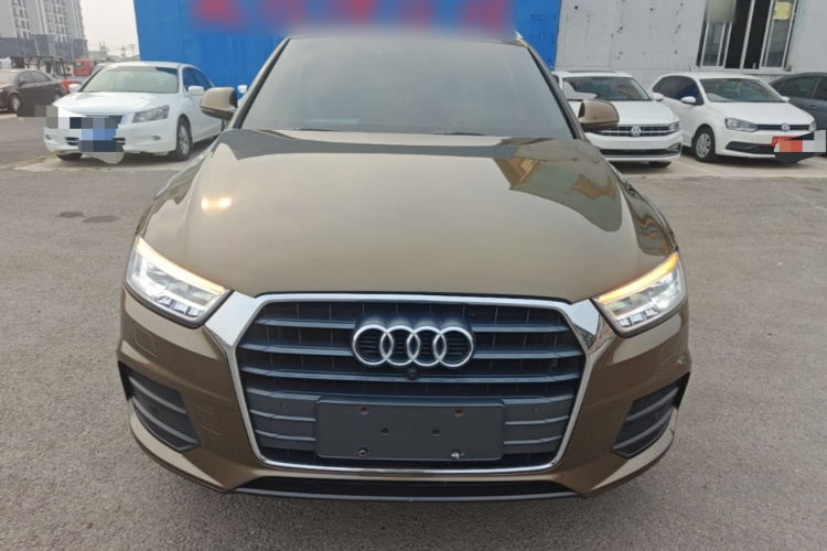 Audi Q3 2019 car image #3