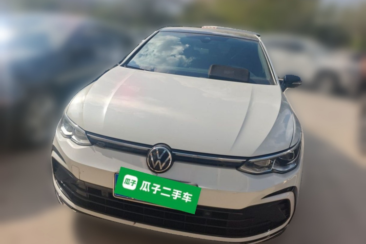 Volkswagen Golf 2022 car image #3