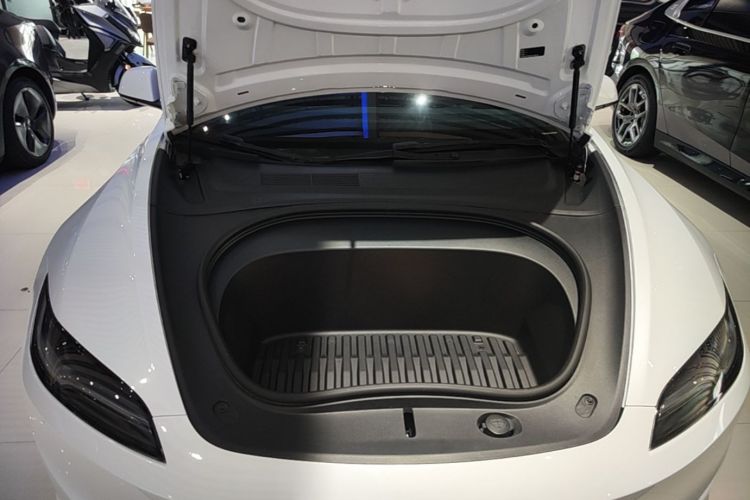 Tesla Model 3 2024 #20 Tesla Model 3 2024 car image #20
