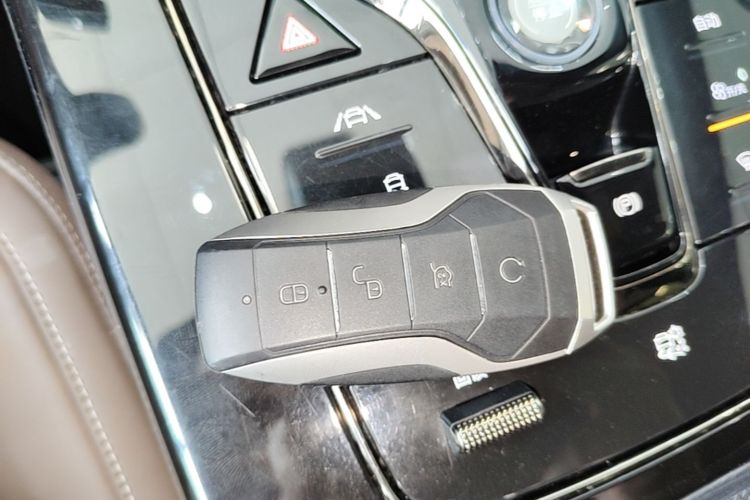 BYD Han 2023 car image #14