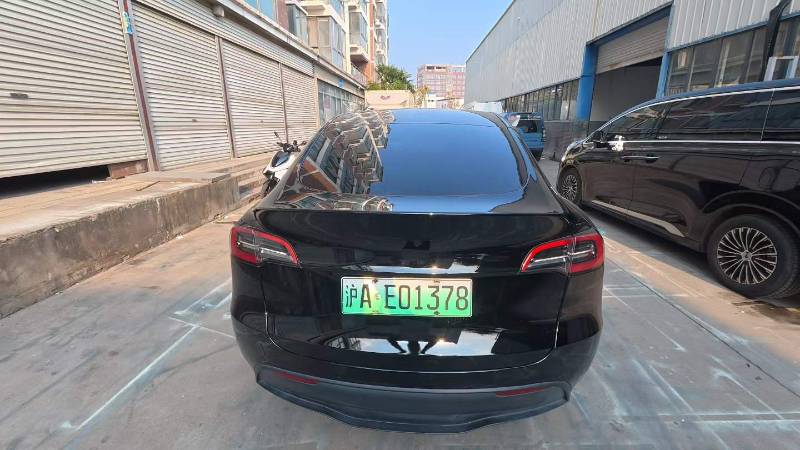 Tesla Model Y 2024 #8 Tesla Model Y 2024 صورة سيارة #8