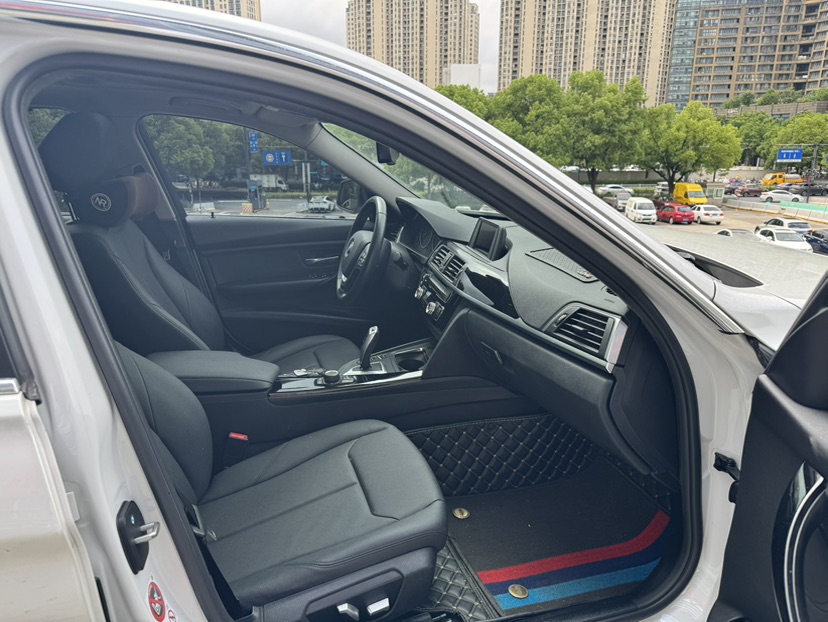 BMW 3 Series 2017 #9 BMW 3 Series 2017 car image #9