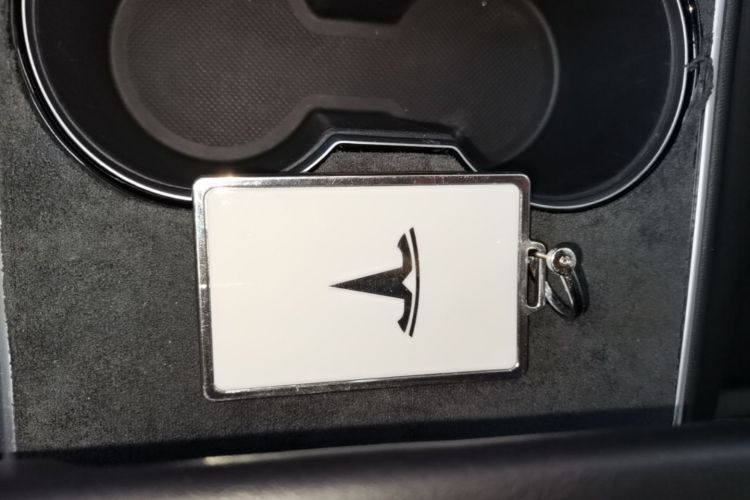 Tesla Model 3 2020 car image #9
