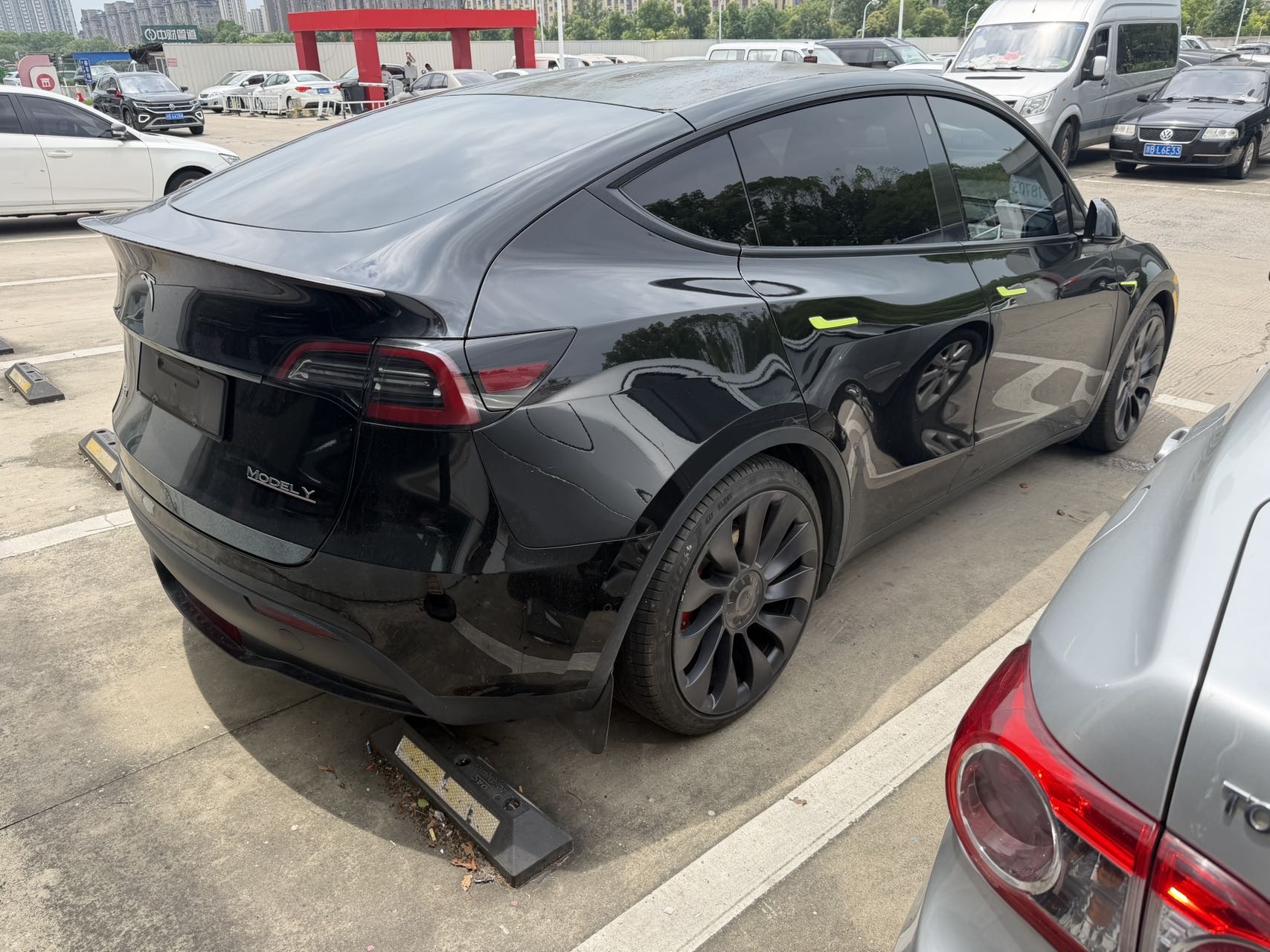 Tesla Model Y 2022 car image #4