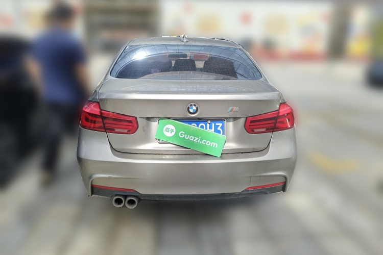 BMW 3 Series 2018 car image #6