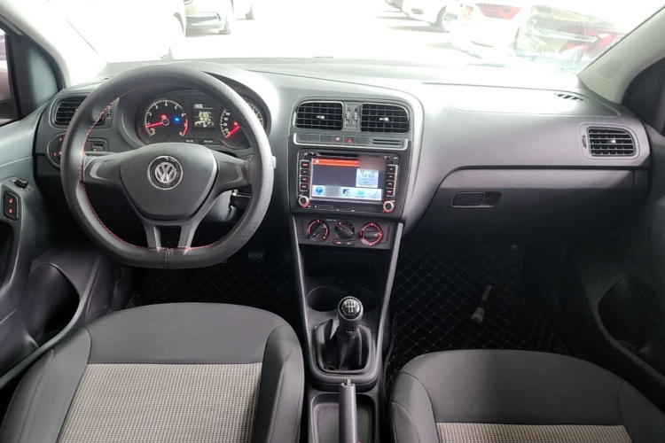 Volkswagen Polo 2018 car image #10
