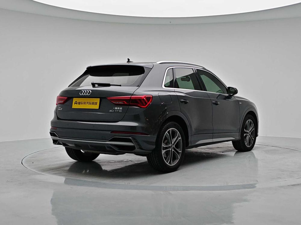 Audi Q3 2022 car image #7