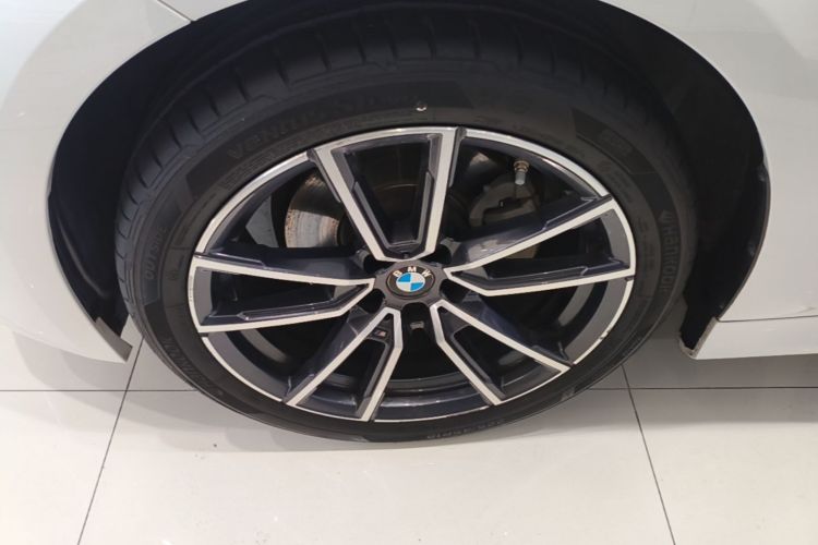 BMW 3 Series 2023 car image #9