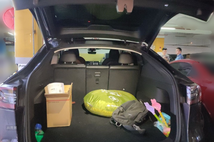Tesla Model Y 2024 car image #21