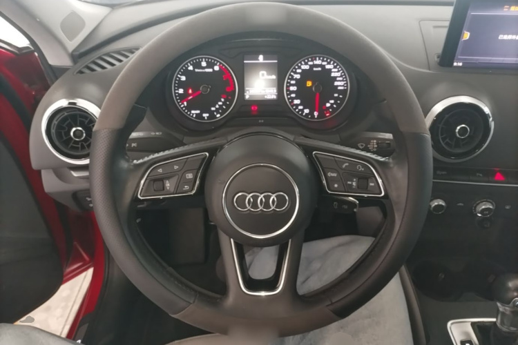 Audi A3 2019 car image #11