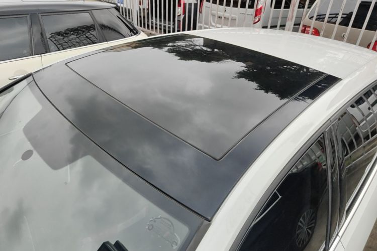 Volkswagen Golf 2017 car image #25