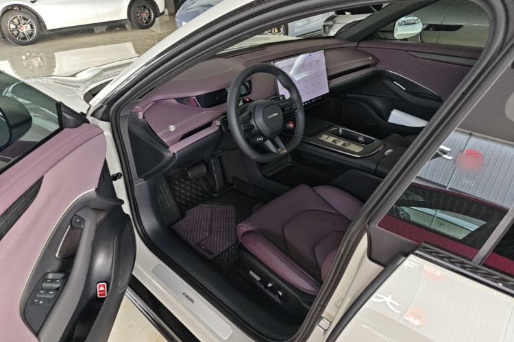MI SU7 2025 car image #12