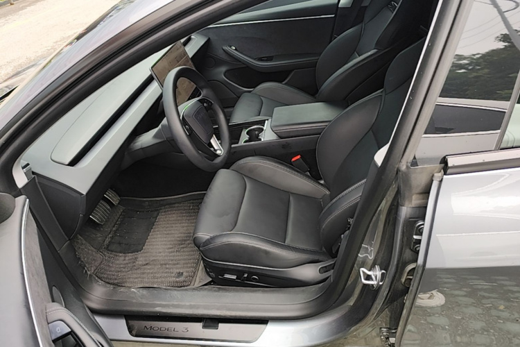 Tesla Model 3 2024 car image #15