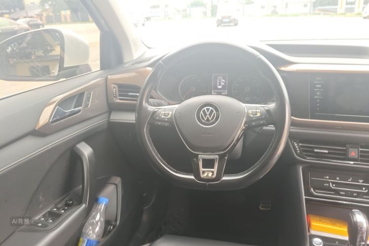 Volkswagen Tharu 2021 car image #12