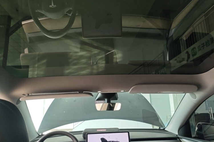 Tesla Model Y 2023 #18 Tesla Model Y 2023 car image #18