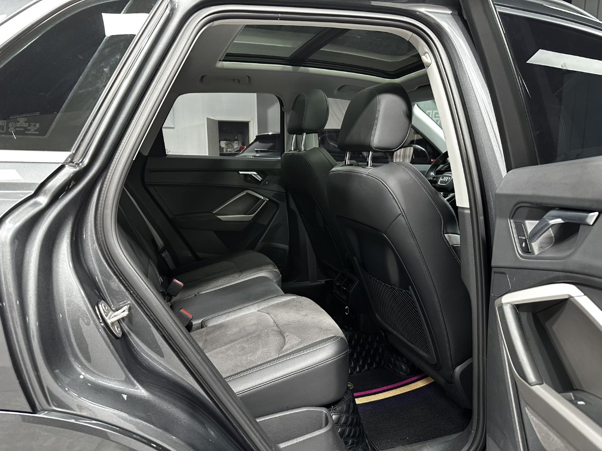 Audi Q3 2023 car image #6