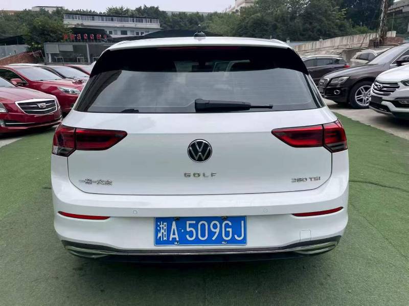 Volkswagen Golf 2022 car image #5