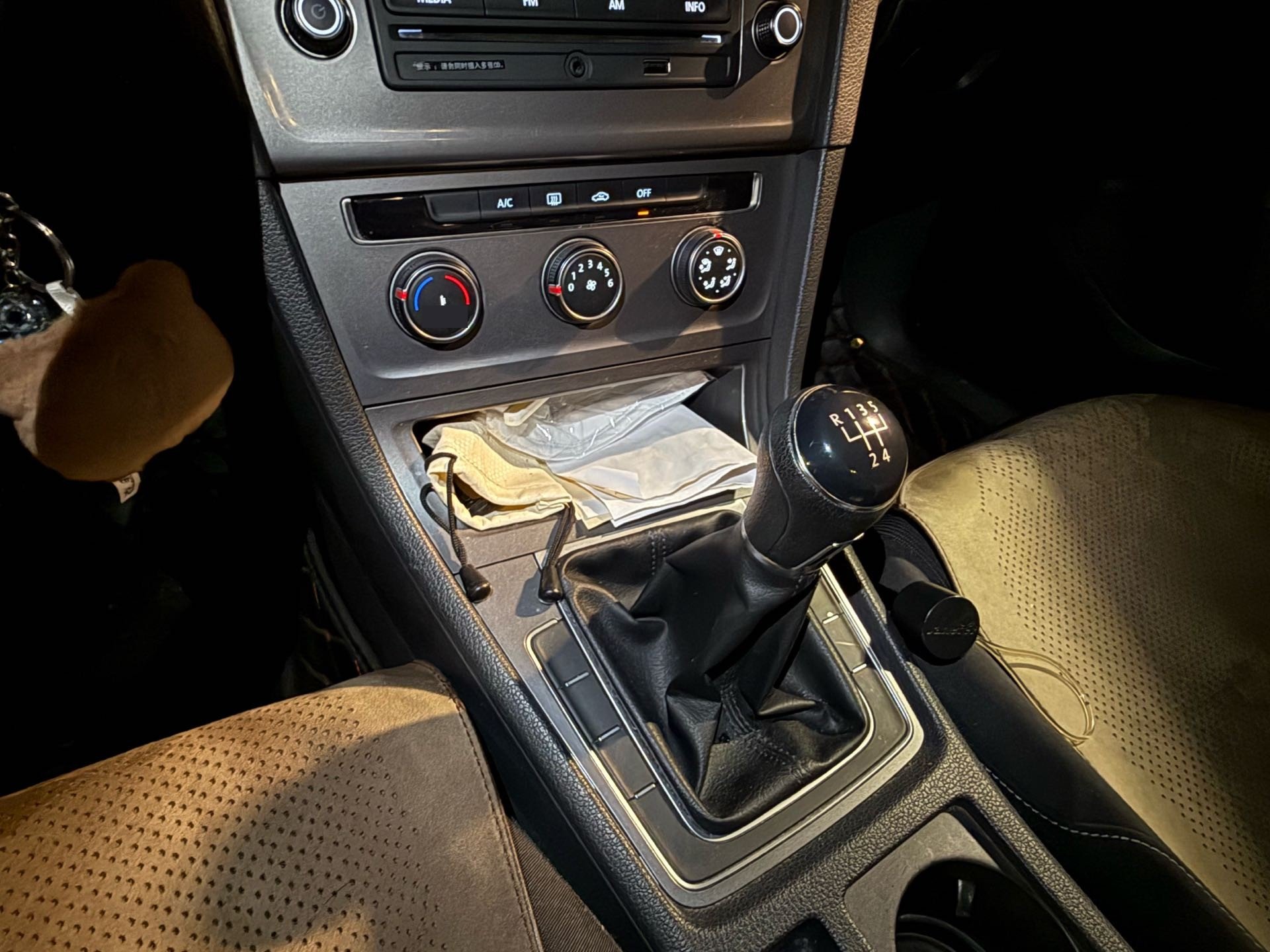 Volkswagen Golf 2014 car image #5