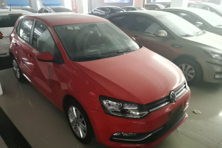 Volkswagen Polo 2015 car image #4