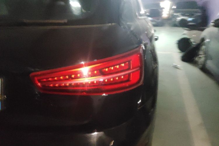 Audi Q3 2019 car image #8
