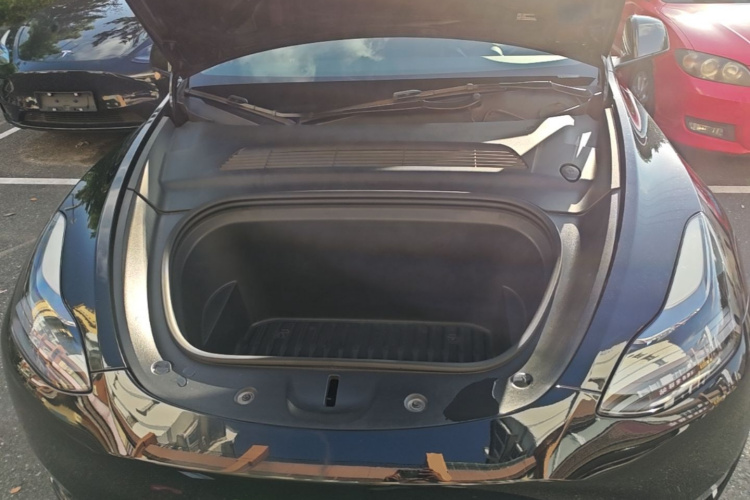 Tesla Model Y 2021 #20 Tesla Model Y 2021 car image #20
