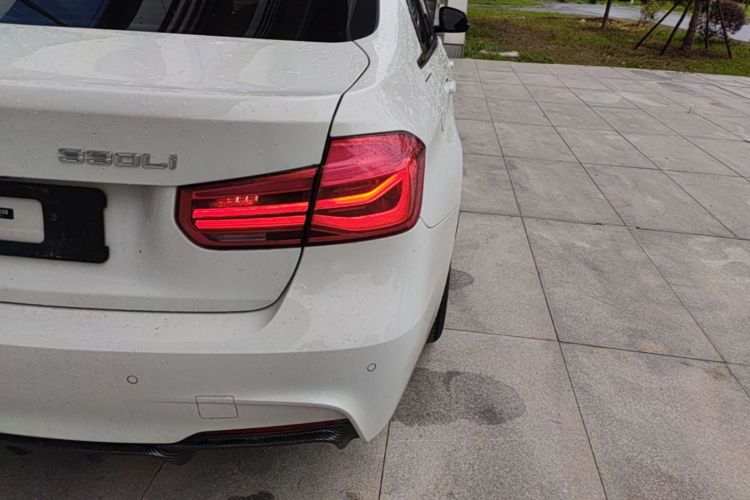 BMW 3 Series 2018 immagine di auto #8