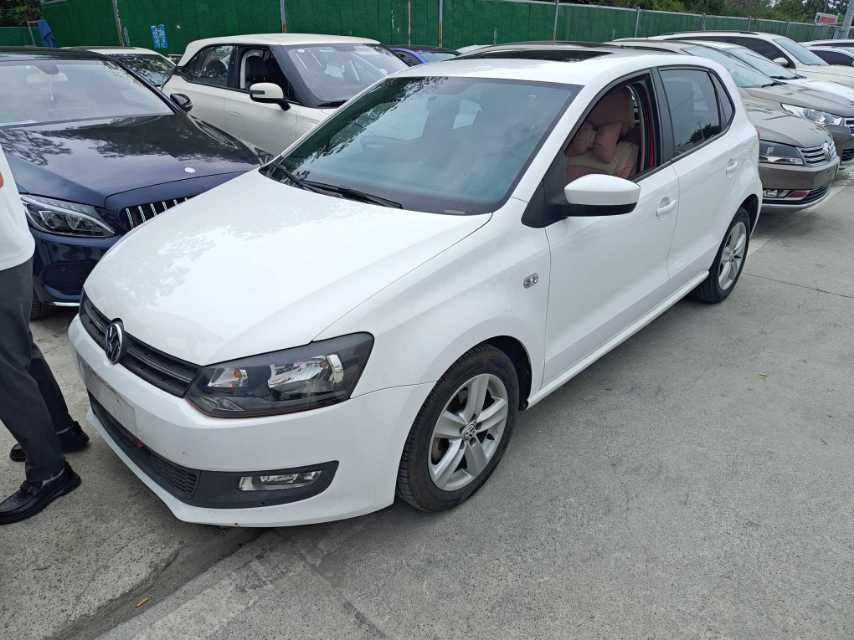 Volkswagen Polo 2012 car image 
