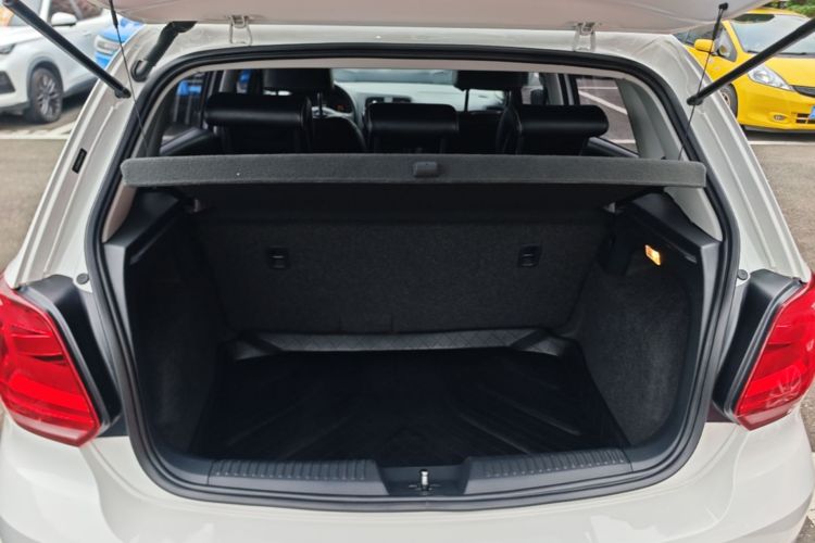 Volkswagen Polo 2018 car image #19