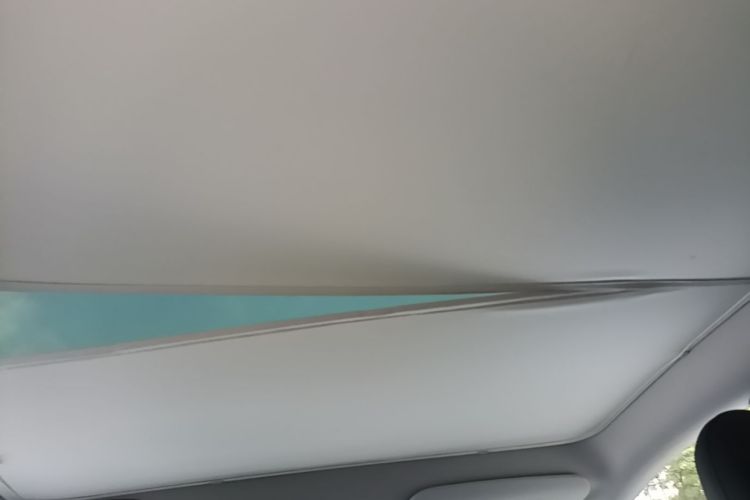 Tesla Model Y 2021 car image #18
