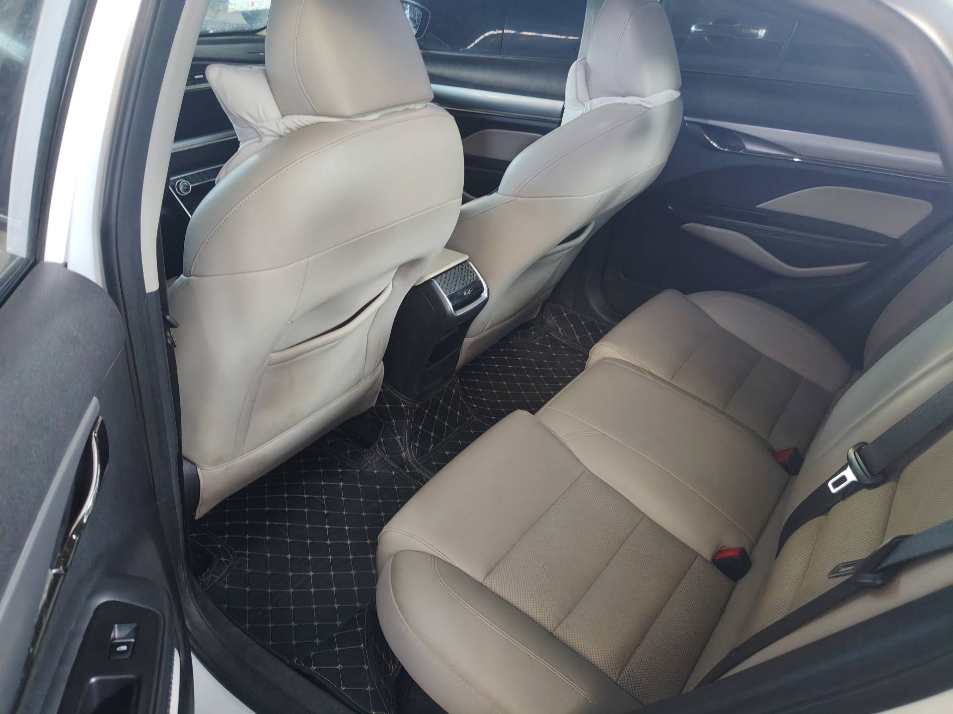 GEELY Binray 2018 car image #4