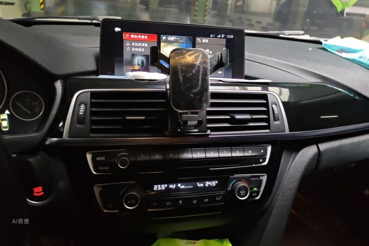 BMW 3 Series 2019 car image #15