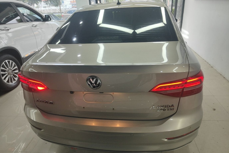Volkswagen Lavida 2019 car image #6