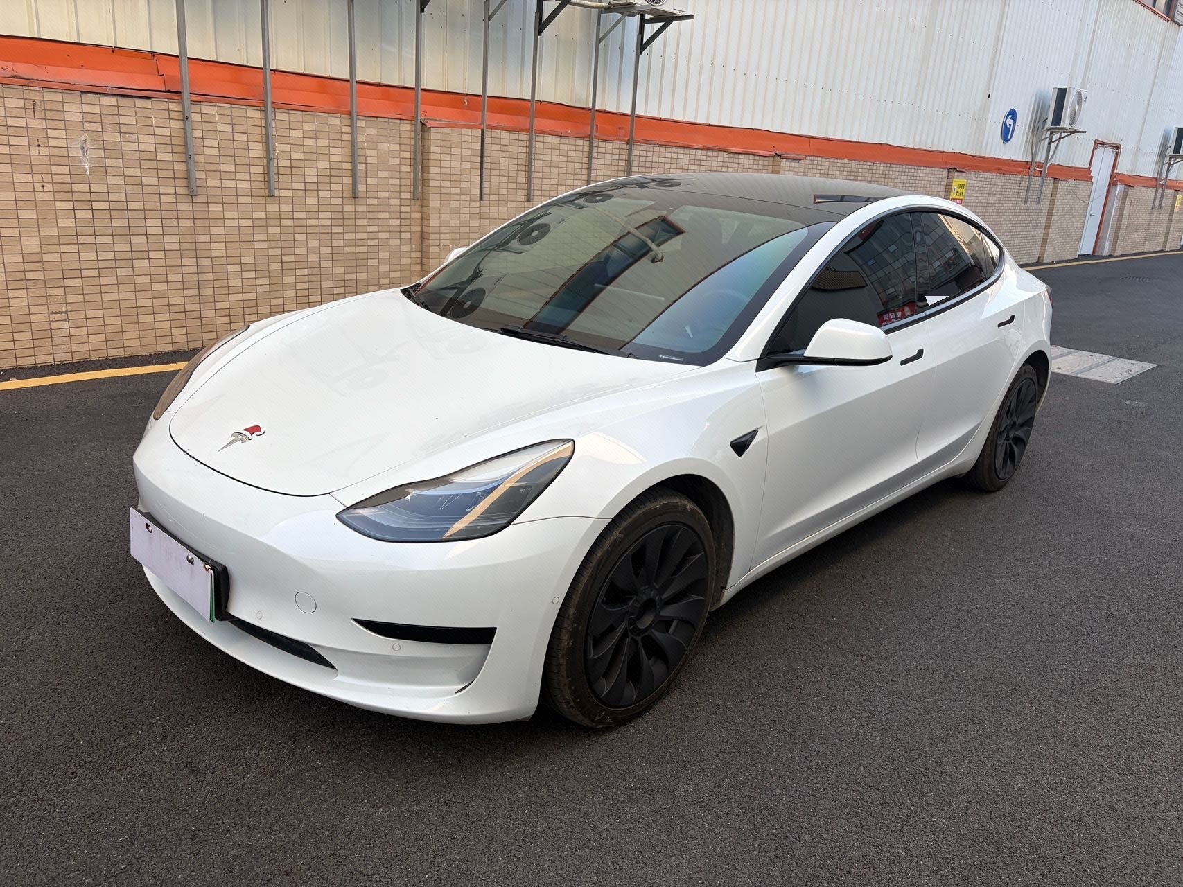 Tesla Model 3 2021 car image 