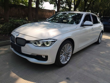 BMW 3 Series 2018 immagine di auto 