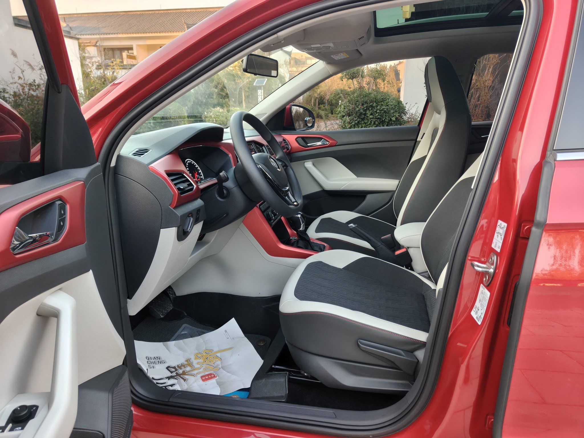 Volkswagen T-Cross 2019 #3 Volkswagen T-Cross 2019 car image #3