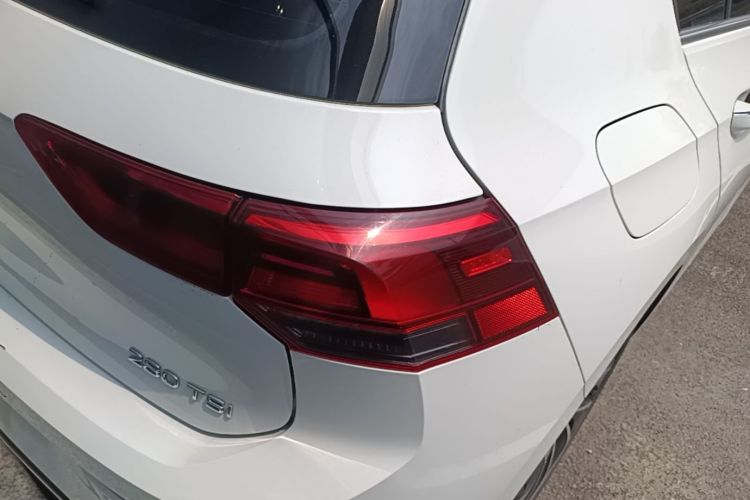 Volkswagen Golf 2024 car image #8