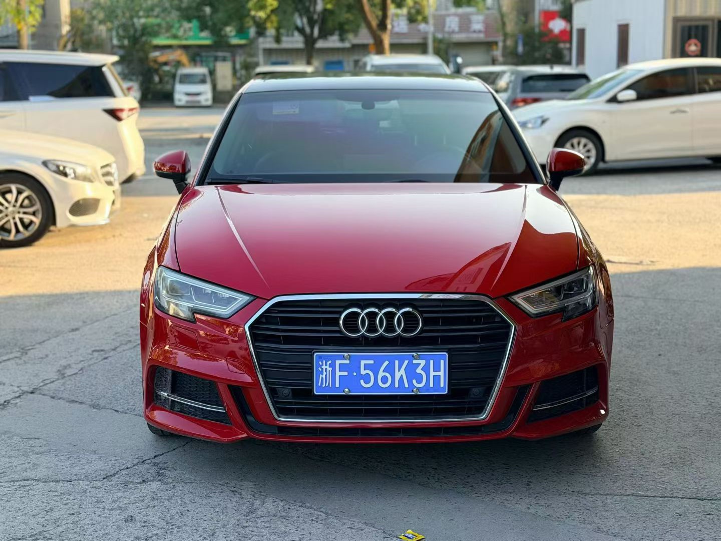 2019 immagine di auto #2
