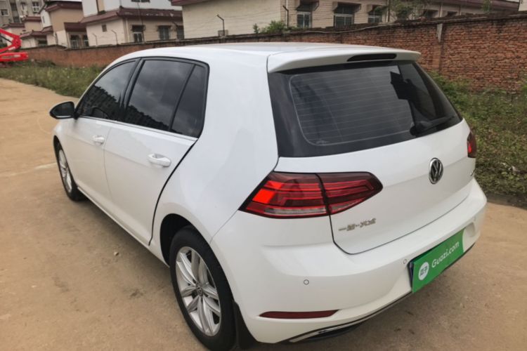 Volkswagen Golf 2018 car image #5
