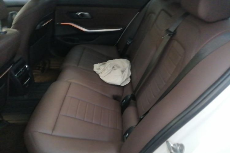 BMW 3 Series 2020 car image #13