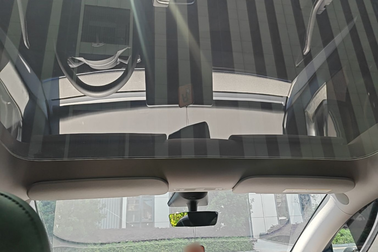 Tesla Model Y 2023 immagine di auto #18