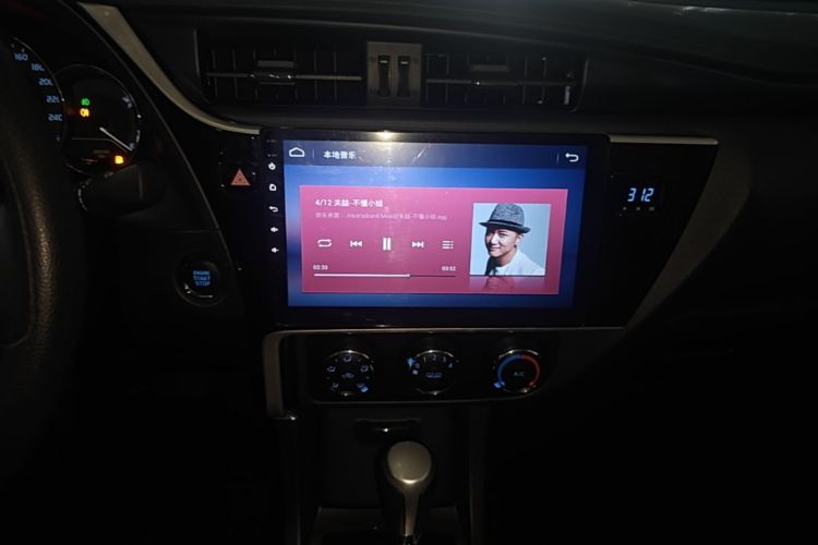 Toyota Corolla 2018 immagine di auto #13