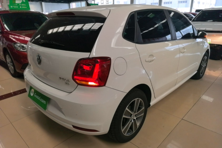 Volkswagen Polo 2017 car image #7